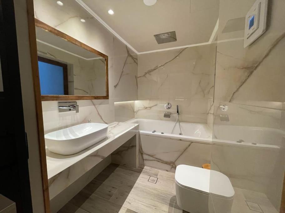 Acropolis Lux Apartment Афины Экстерьер фото